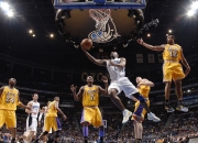 开云棋牌官方-当篮球魔术降临F1赛道，字母哥一波流接管揭幕战，诠释竞技唯一性