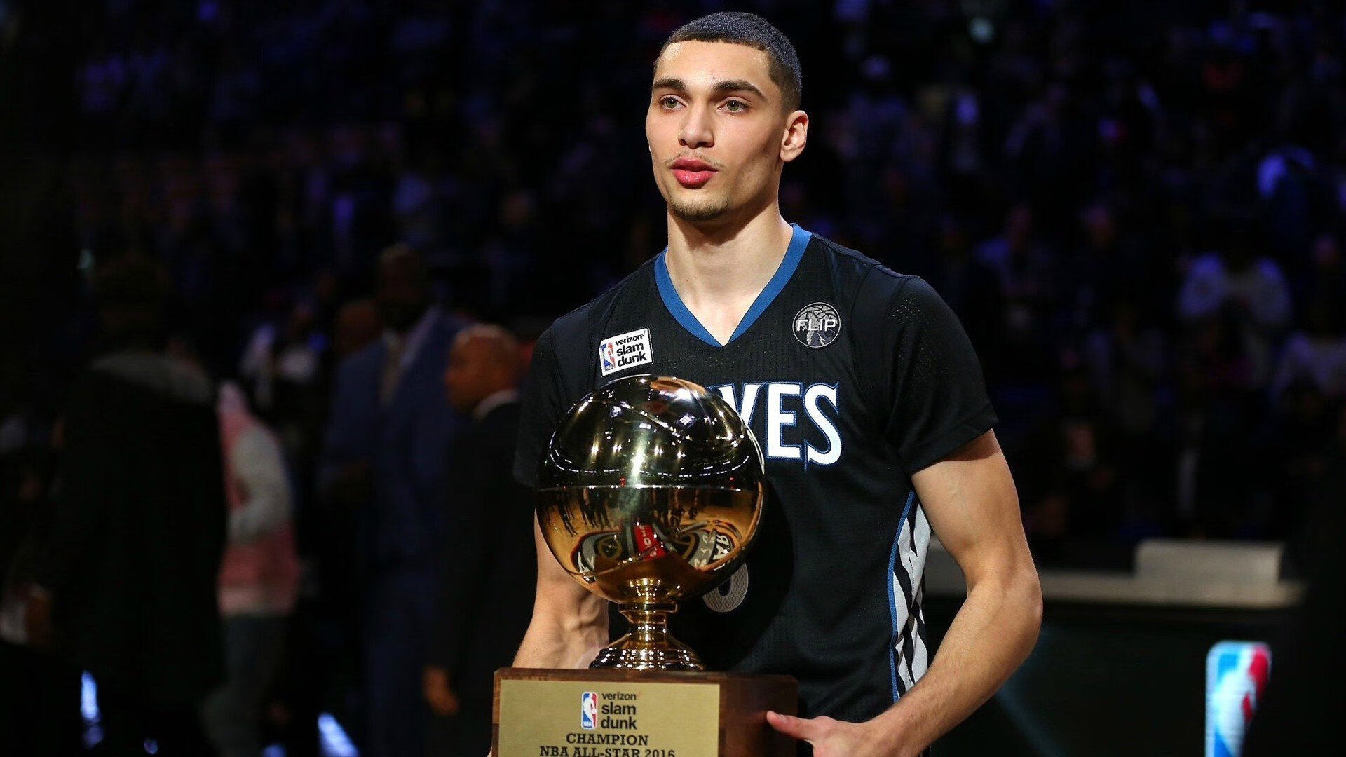 小贾伦爆发破铁壁，雄鹿战术压制尼克斯