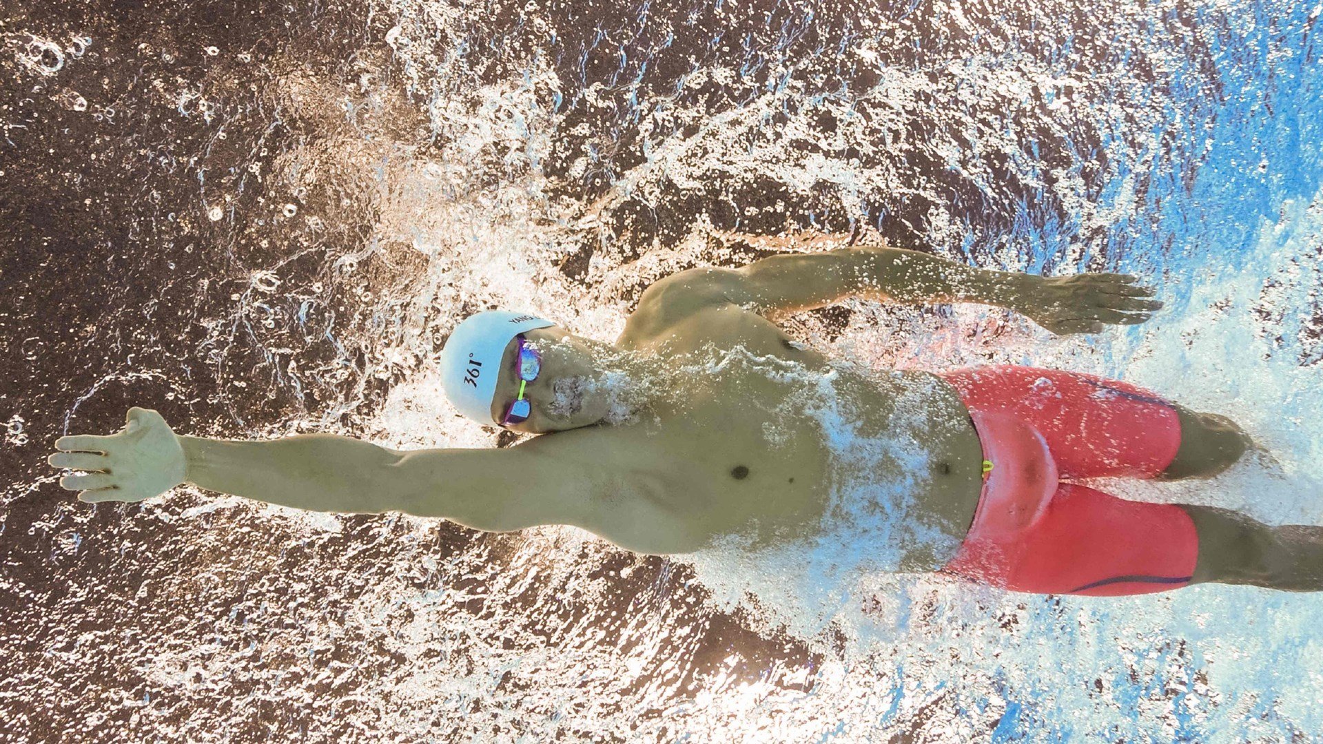 赛道新纪元，拉塞尔刷新纪录，梅赛德斯鏖战威廉姆斯